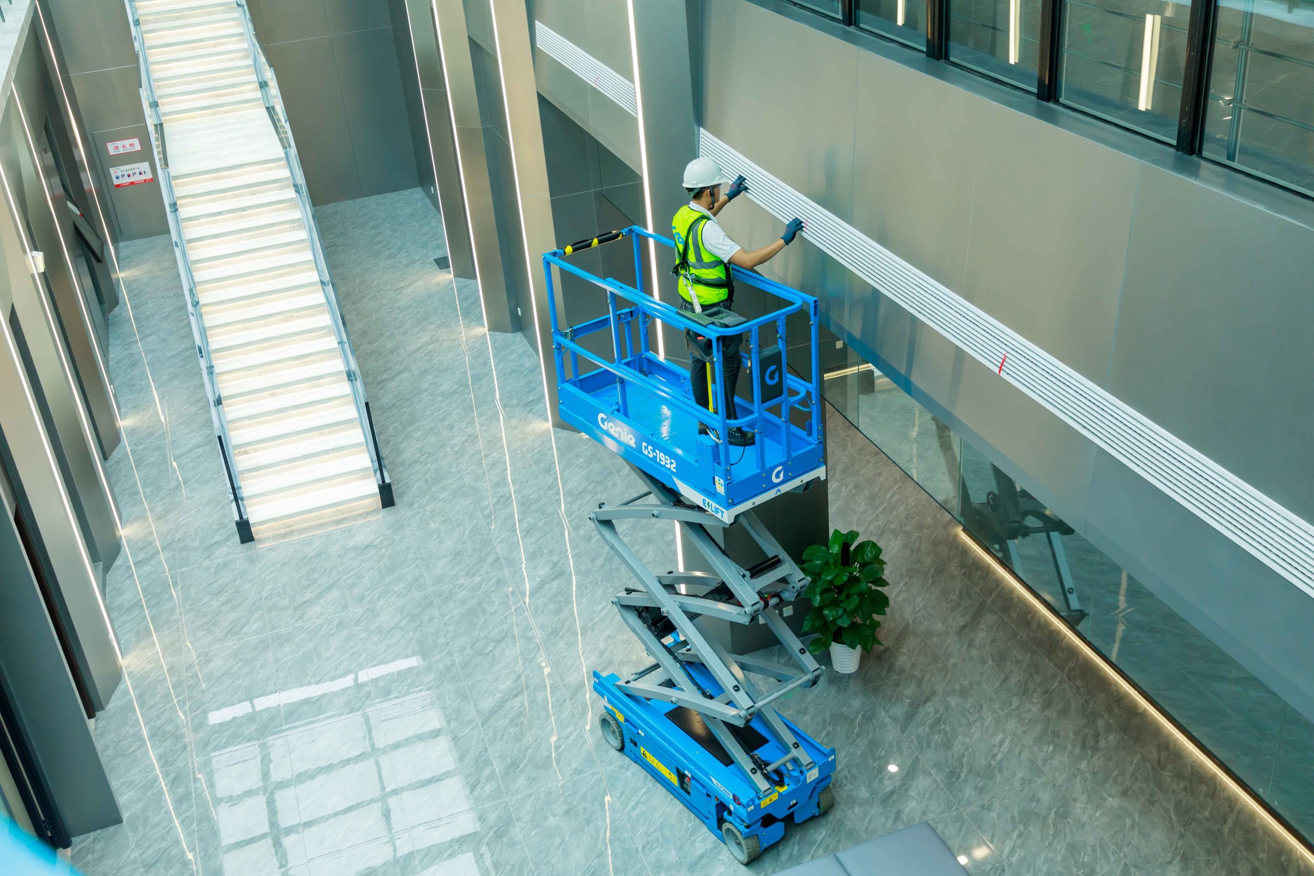 gs-1932-working-on-ventilation_2_lowb8397ee0-3eb3-4fe4-a844-edf38dbf5742