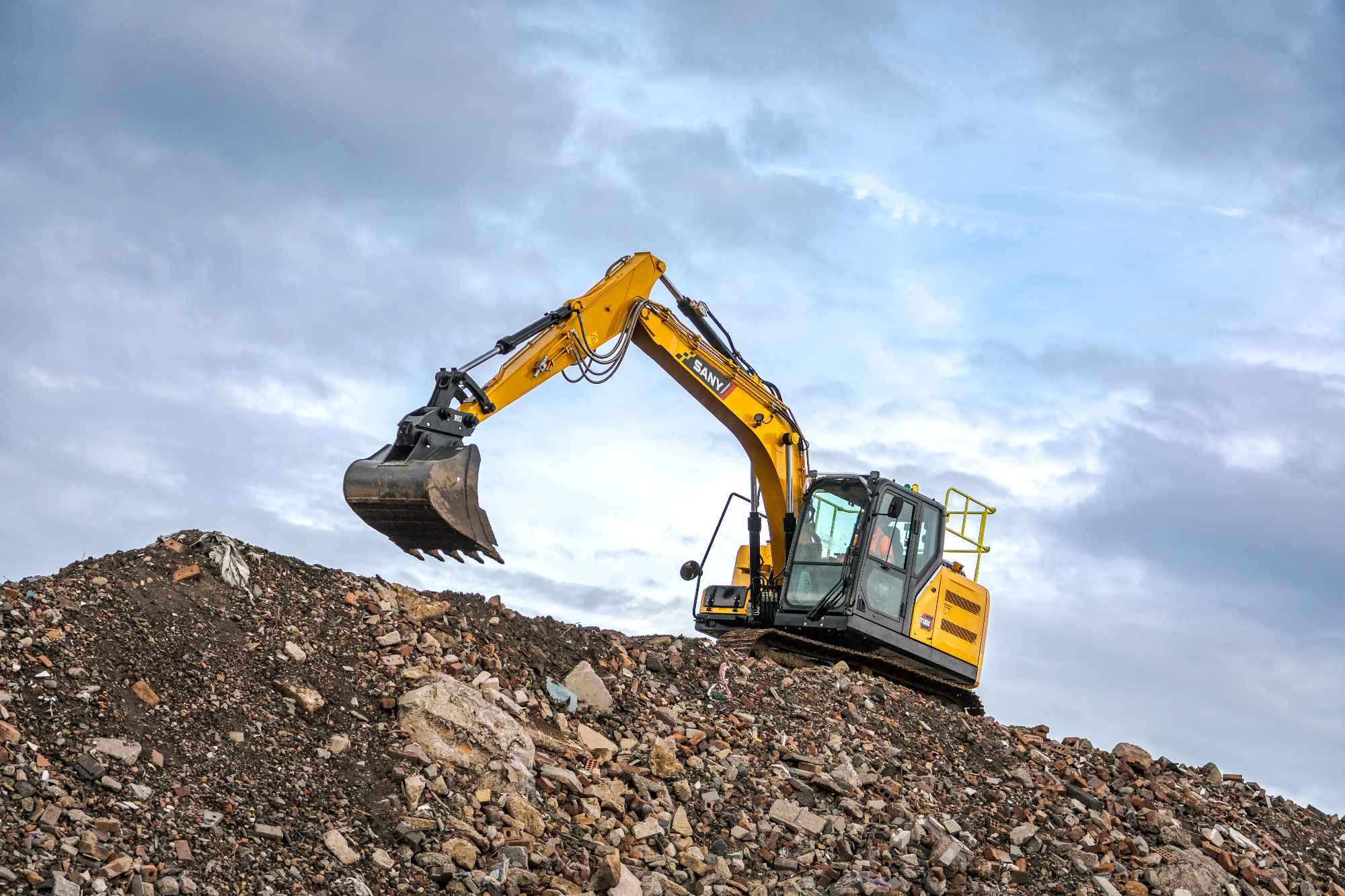 sany_sy135c_10_2025_300dpi