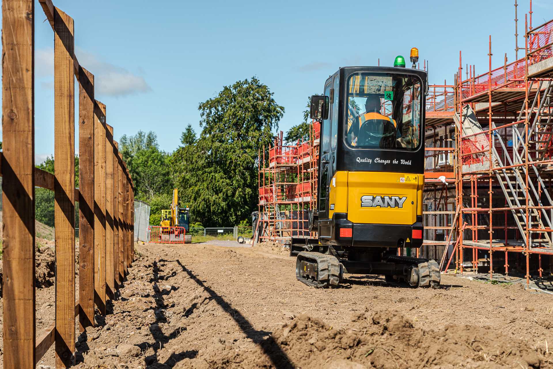 sany_sy18c_11_72dpi_2022