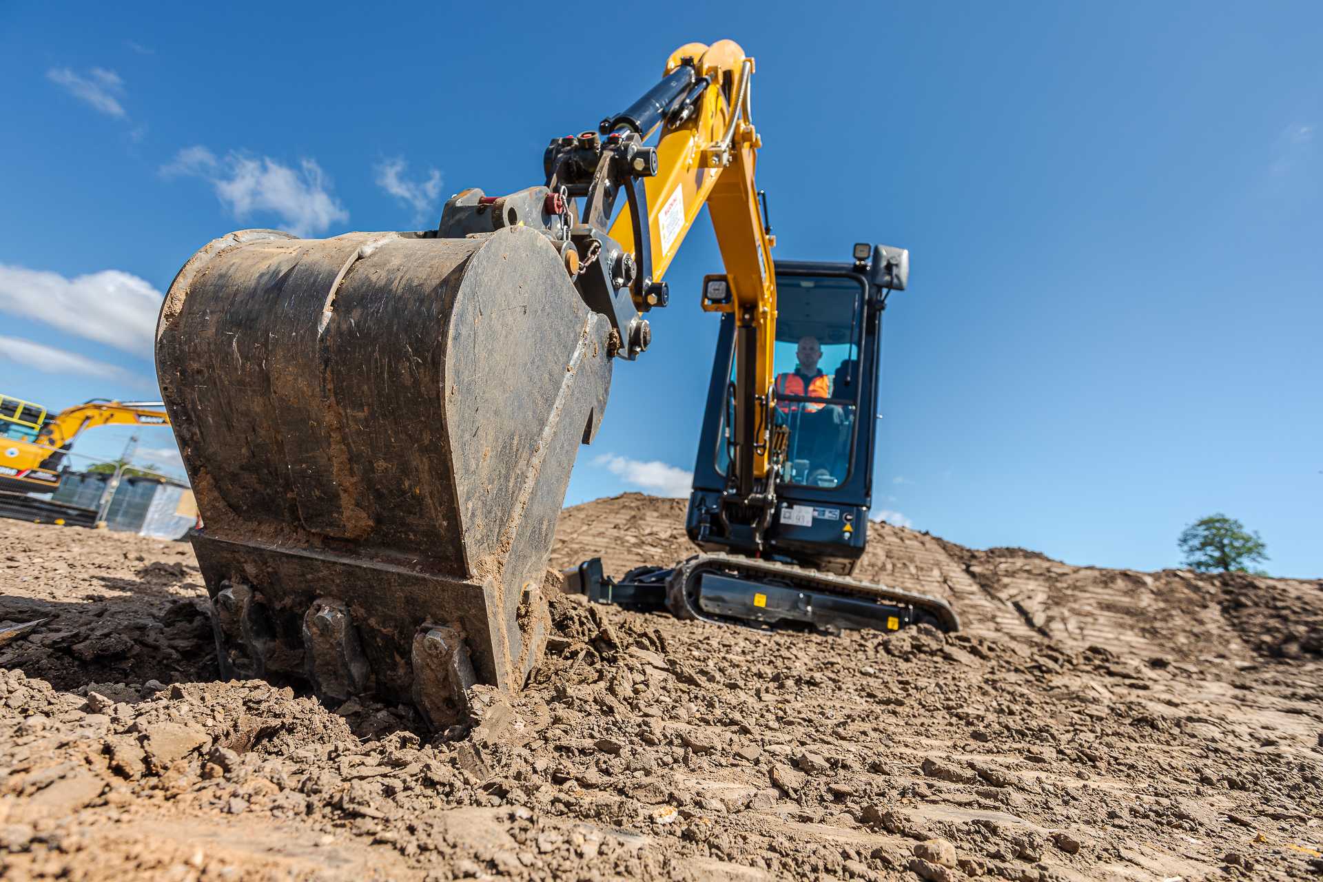 sany_sy18c_17_72dpi_2022