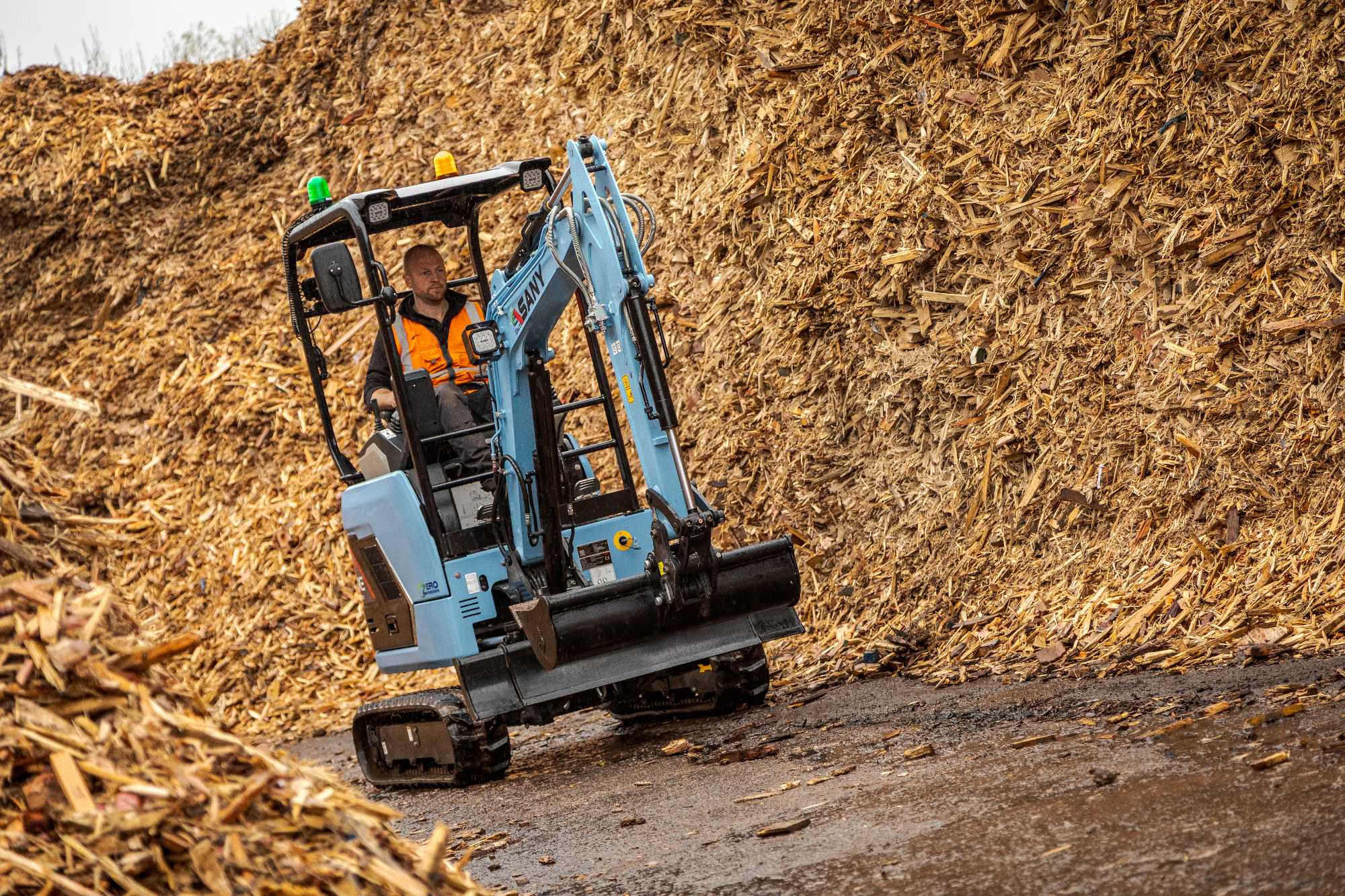 sany_sy19e_10_2025_300dpi