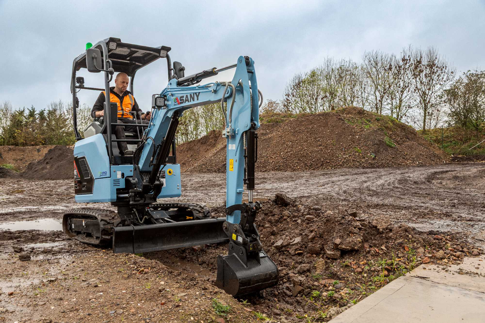 sany_sy19e_4_2025_300dpi