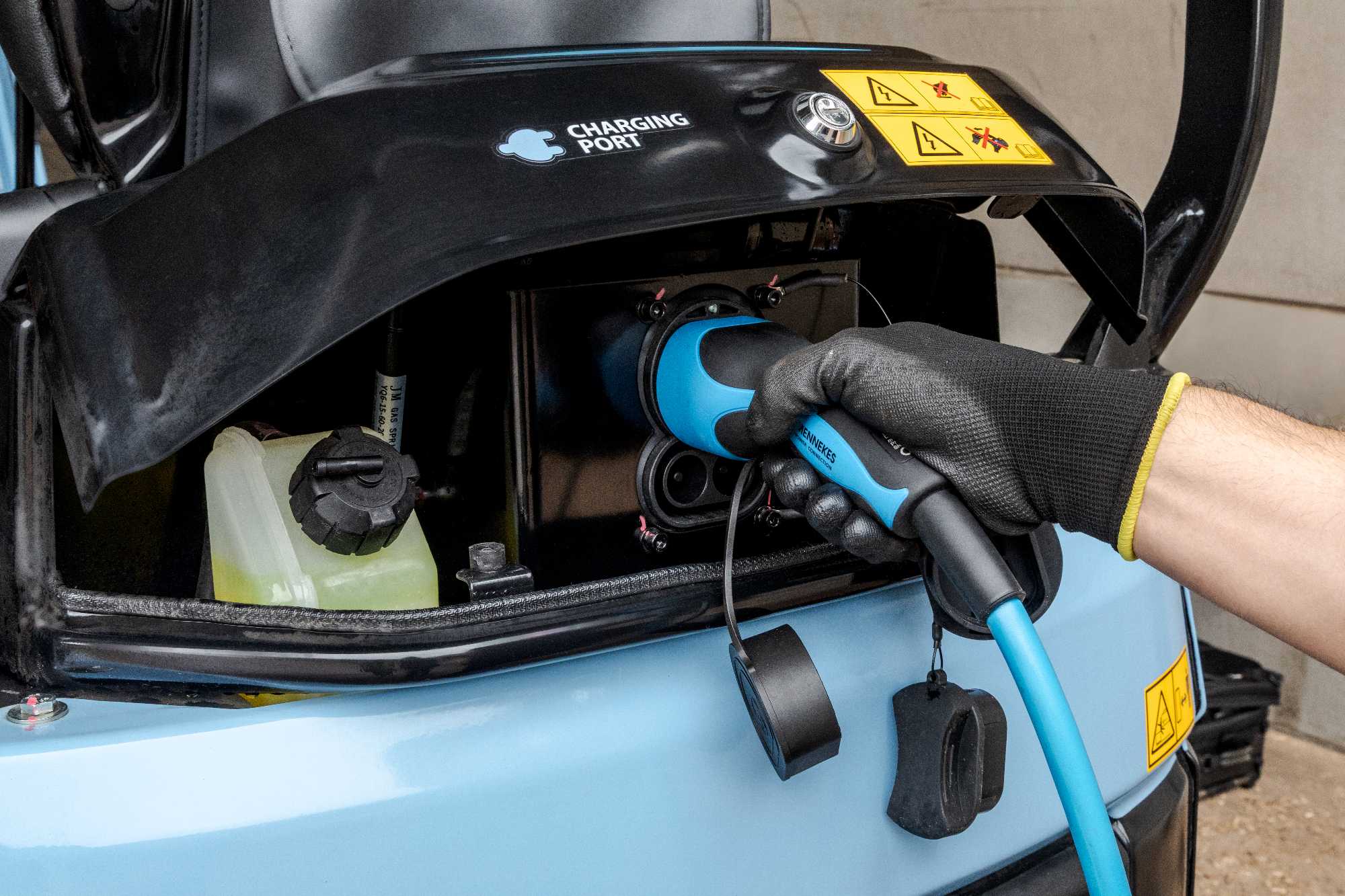 sany_sy19e_chargingcable2_2025_300dpi