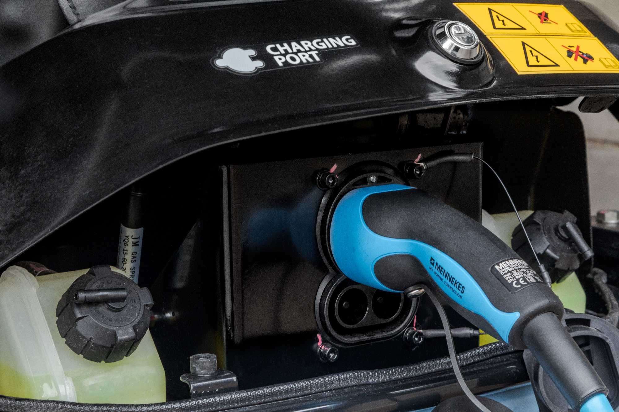 sany_sy19e_chargingcable_2025_300dpi