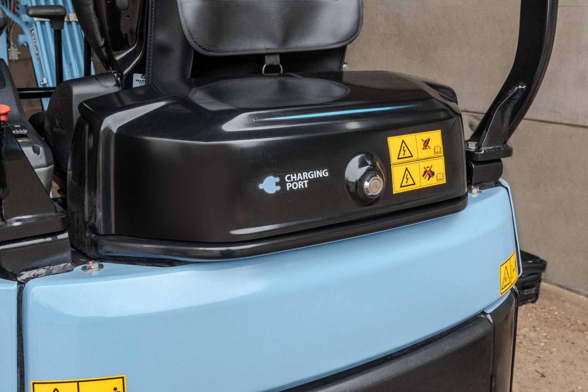 sany_sy19e_chargingclosed_2025_300dpi