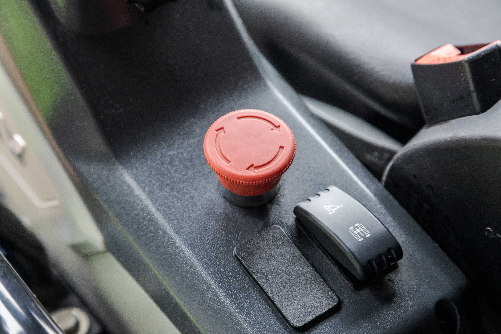 sany_sy19e_ermergencystop_2025_300dpi