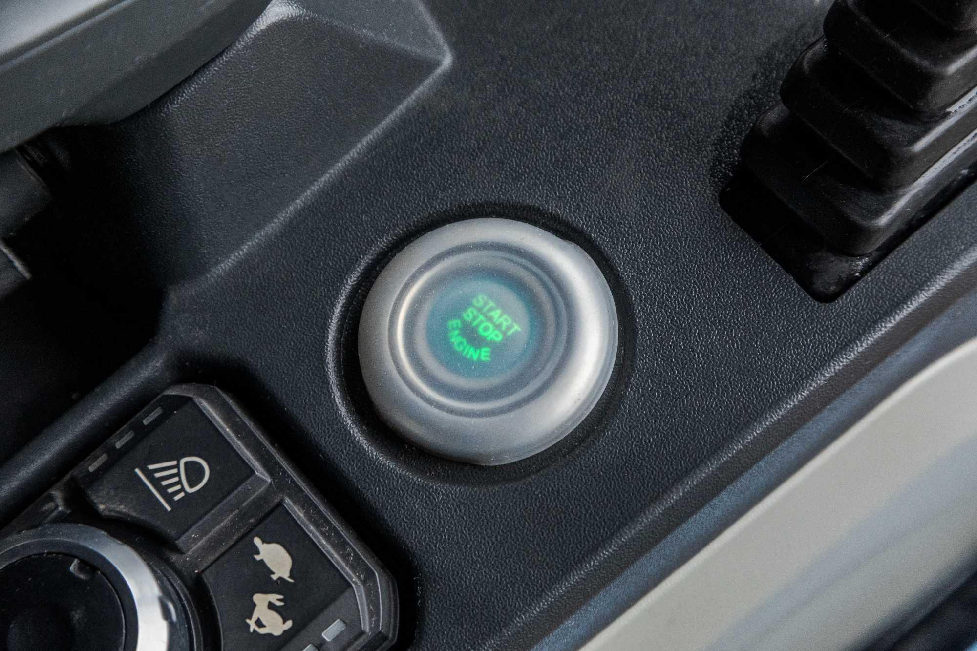 sany_sy19e_startstop_2025_300dpi