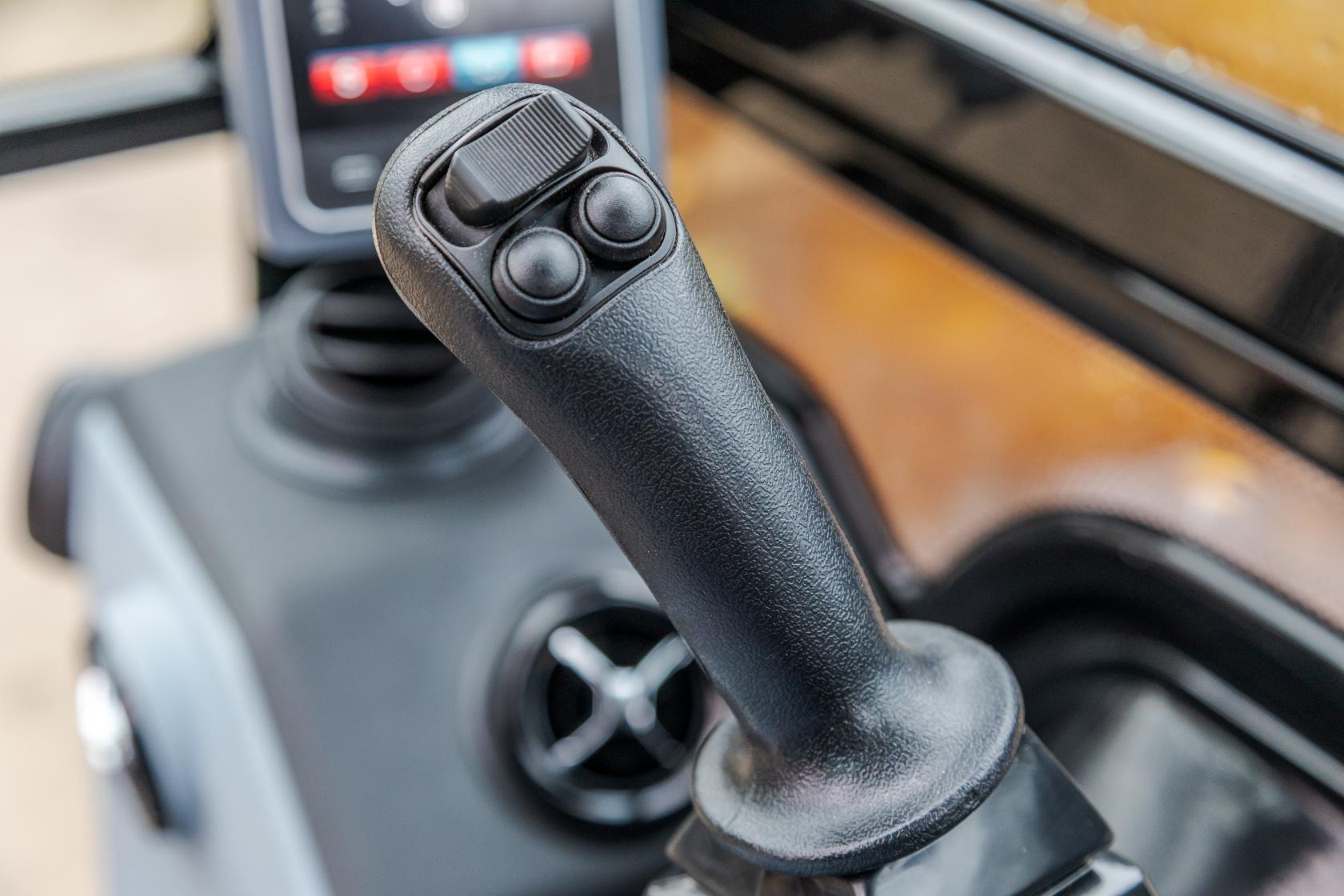 sany_sy20c_joystickright_2025_300dpi