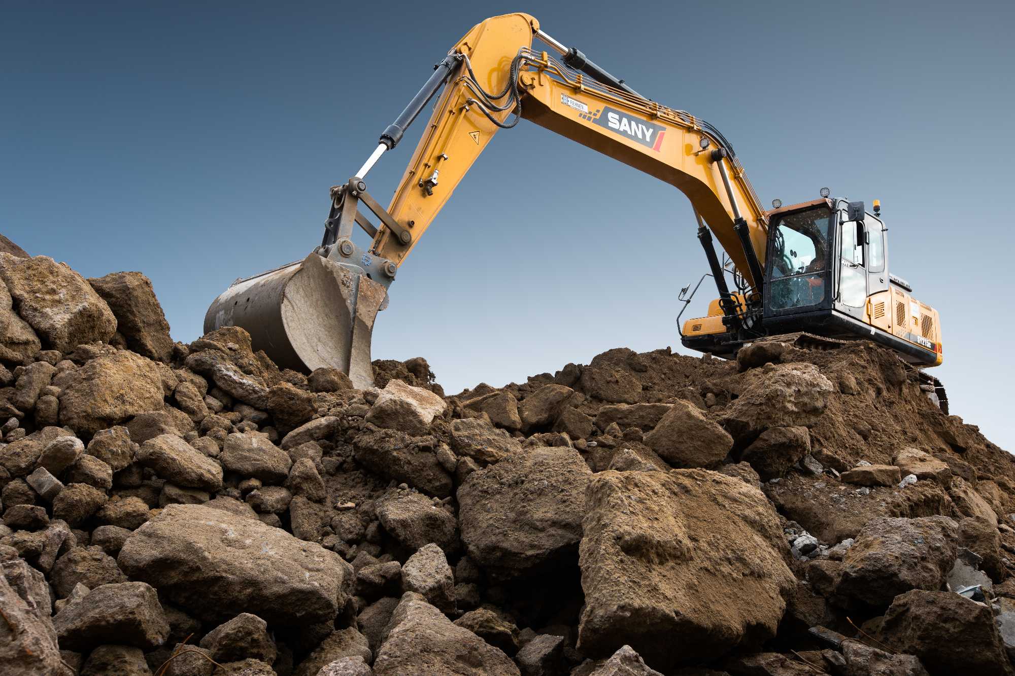 sany_sy215c_3